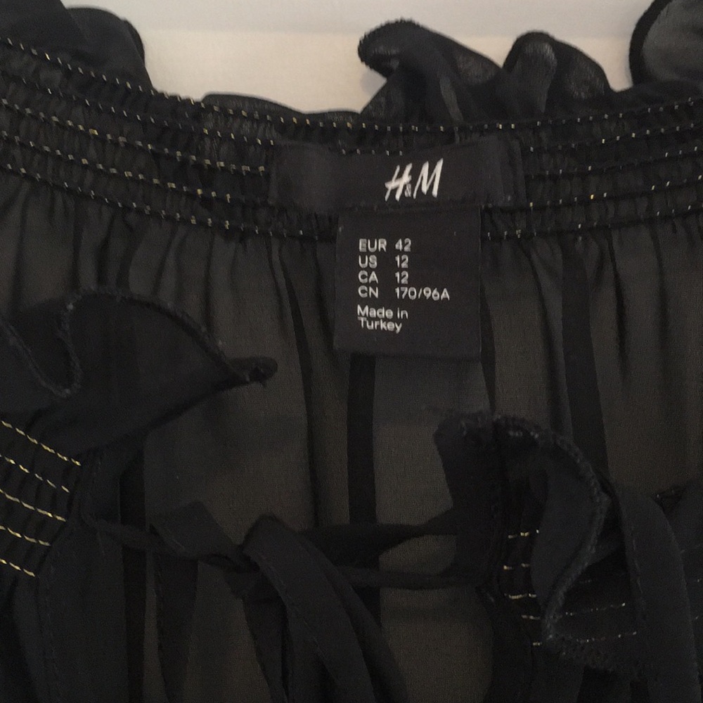 H&M black blouse - Picture 2 of 5
